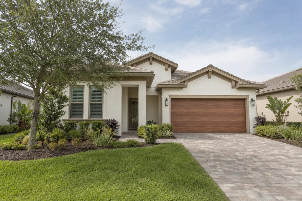 Lakewood Ranch neighborhood with well-kept homes and quiet residential streets, an established residential neighborhood