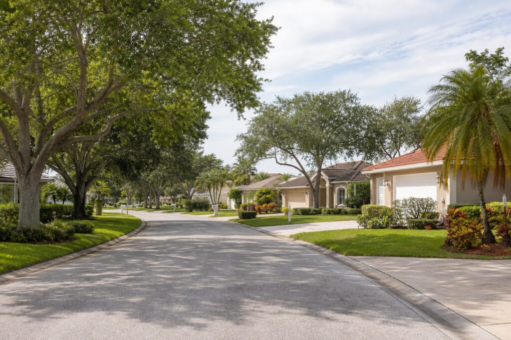 Venice neighborhood with well-kept homes and quiet residential streets, an established residential neighborhood
